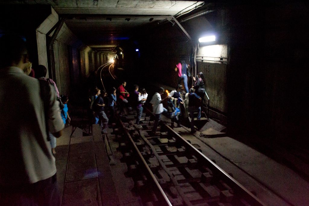 photo FALLA DEL METRO-CHACAO -CHACAITO20150726 JACOB ATIRCOPY OSORIO 0032_zpsspu1aos8.jpg