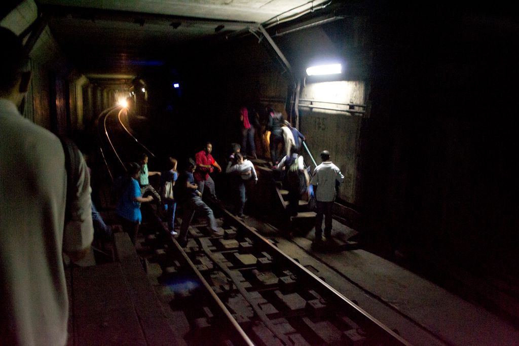 photo FALLA DEL METRO-CHACAO -CHACAITO20150726 JACOB ATIRCOPY OSORIO 0033_zps4osbjxs2.jpg