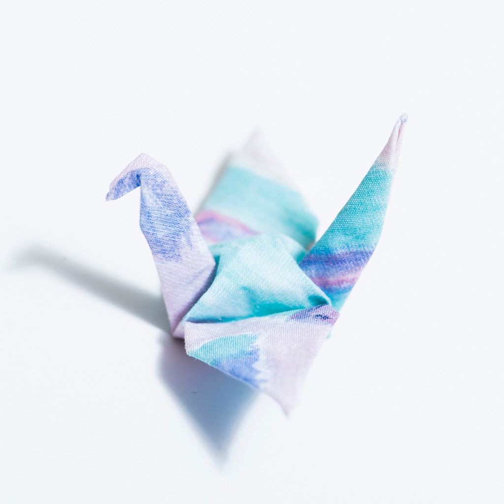 \ヘリ孤独/水彩画ピンクの折り紙ペーパークリップ_ - ブローチ - その他の素材 ピンク