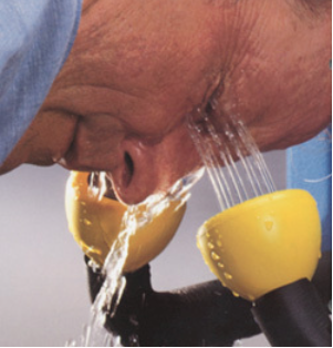  photo eyewash_zpsjatlnhdk.png