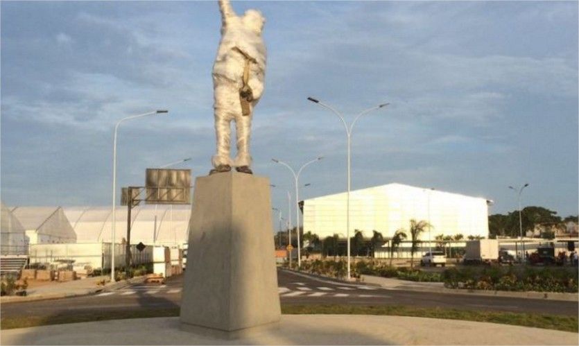  photo ESTATUA 4_zpsis9pmlff.jpg